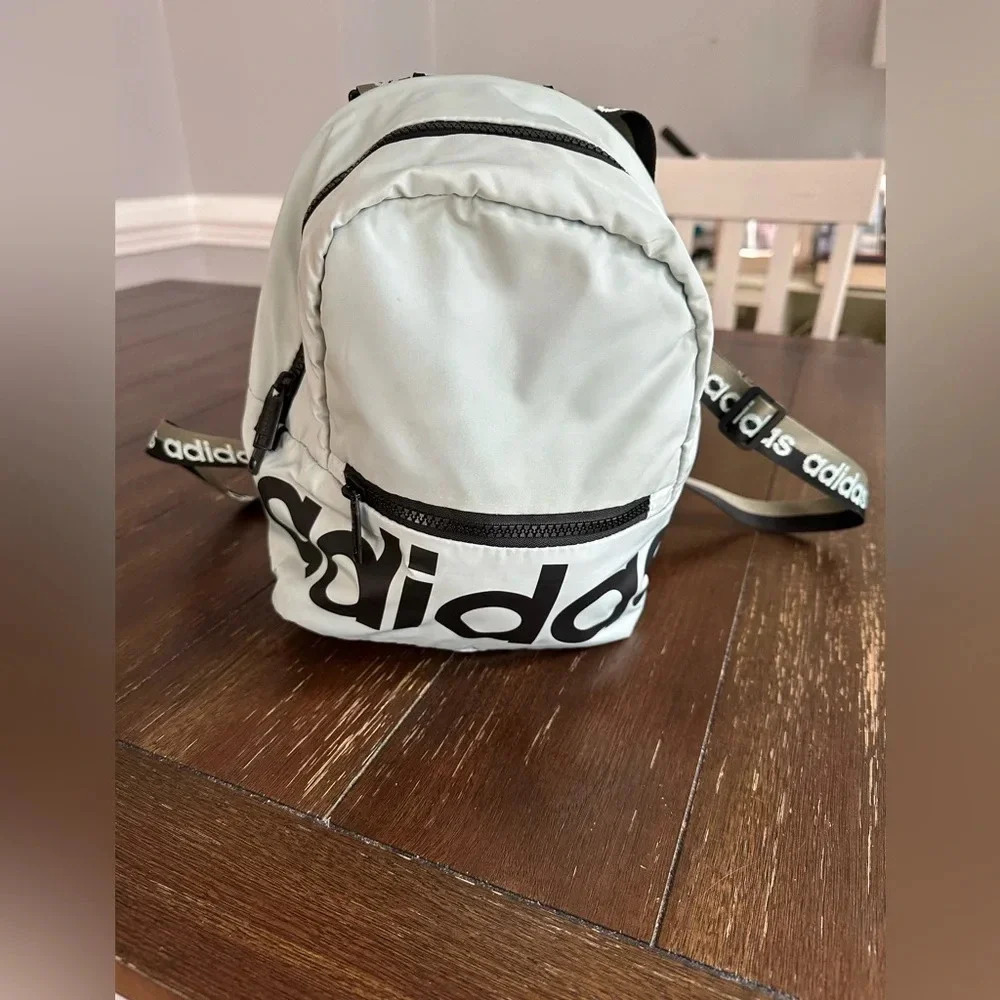 Adidas small backpack - Picture 6 of 12
